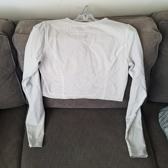 Lululemon Crop Top Longsleeve - Picture 3 of 5